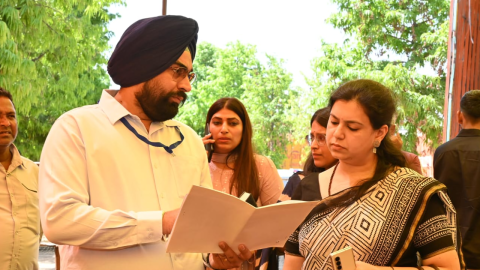 General-Observer-Inspects-Evms-v