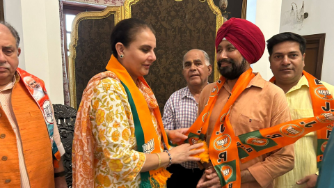 Hundreds-Of-Workers-Of-Different