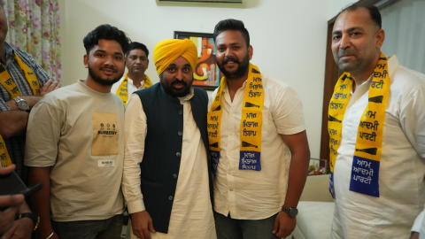 Aap-s-Graph-Is-Increasing-Day-By