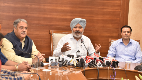 860-Crore-Gold-Sale-And-Purchase