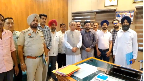 Chairman-raman-bahl-and-chairman