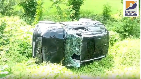 Due-To-Tire-Burst-The-Karetta-Ca