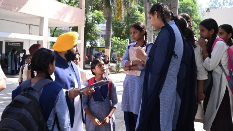 Harjot-Singh-Bains-Visited-Schoo