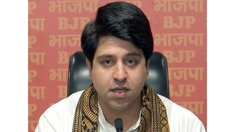 Shehzad-Poonawalla-Resigns-Shehz